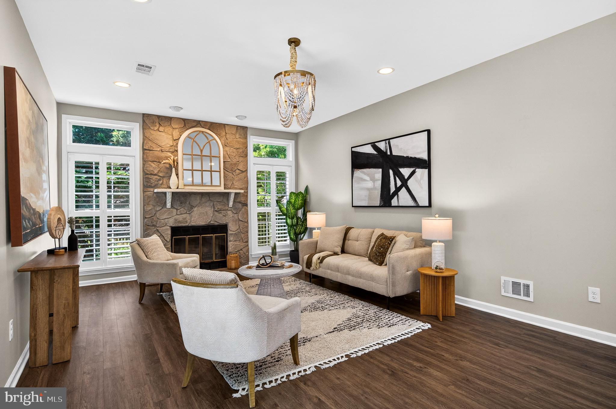 CRESTBROOK - Residential