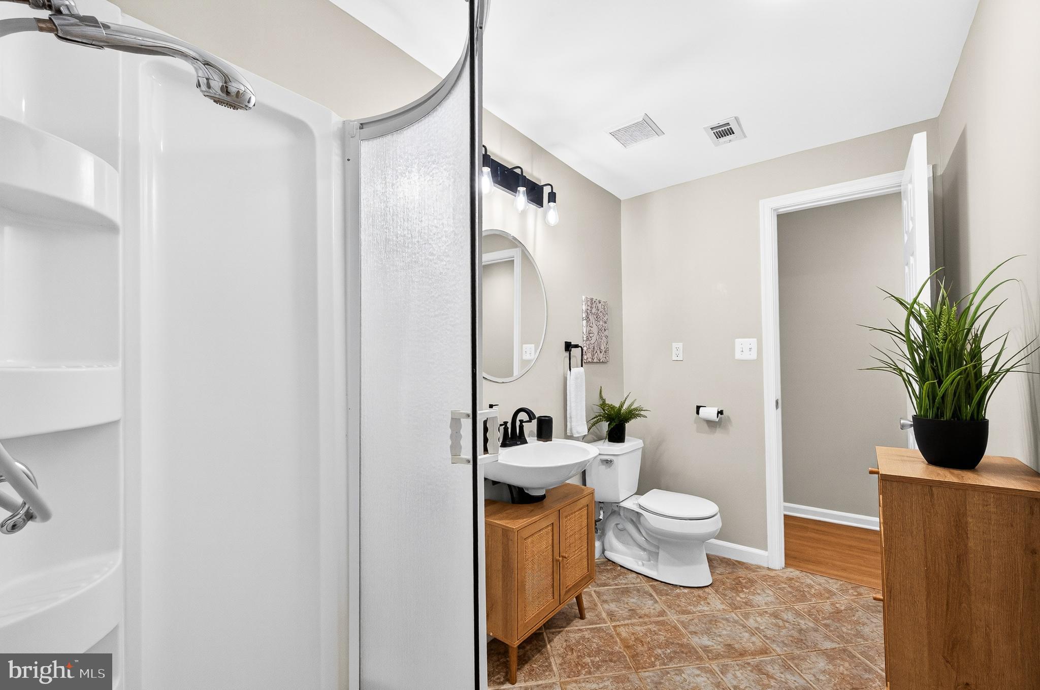 CRESTBROOK - Residential