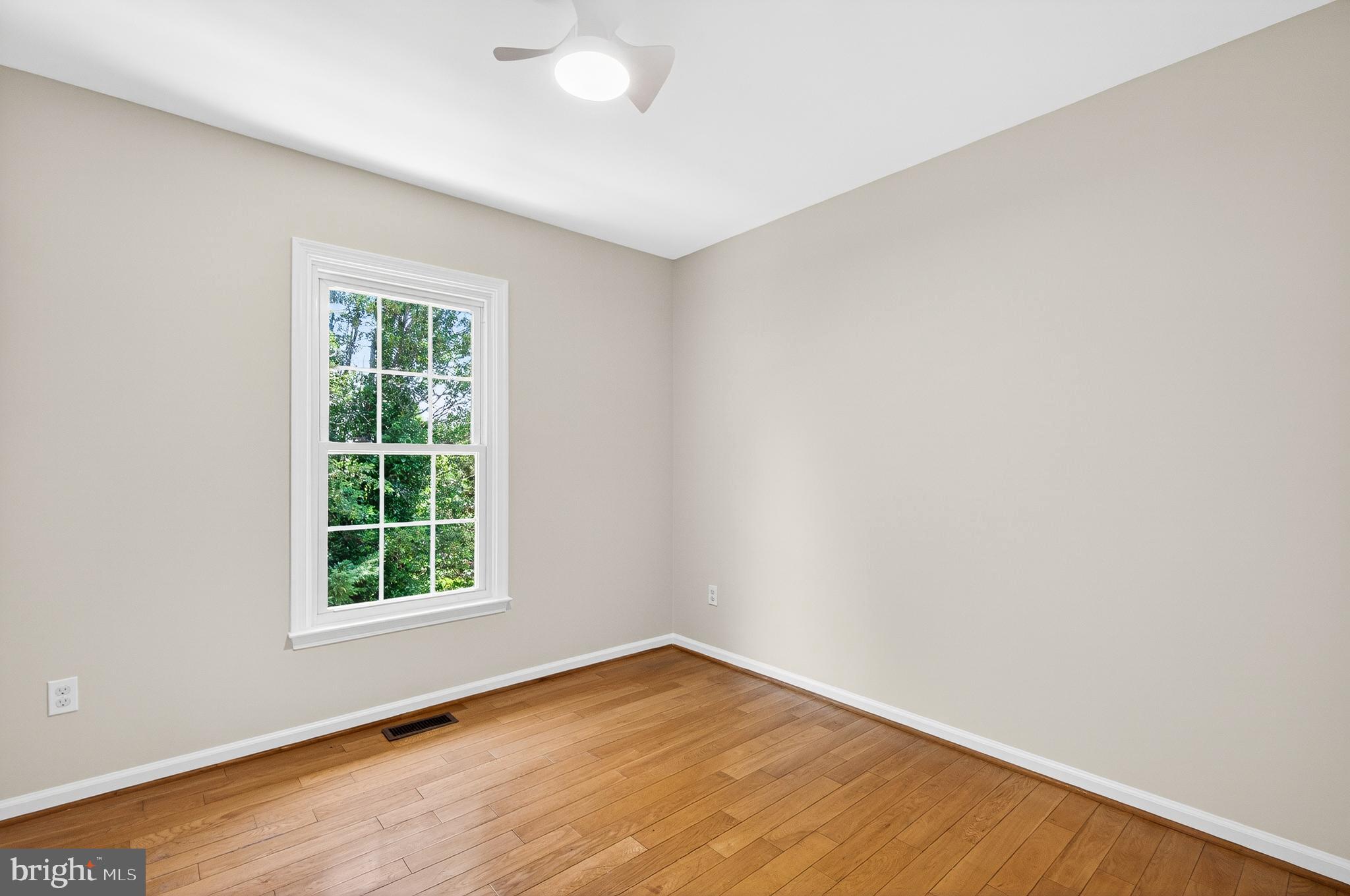 CRESTBROOK - Residential