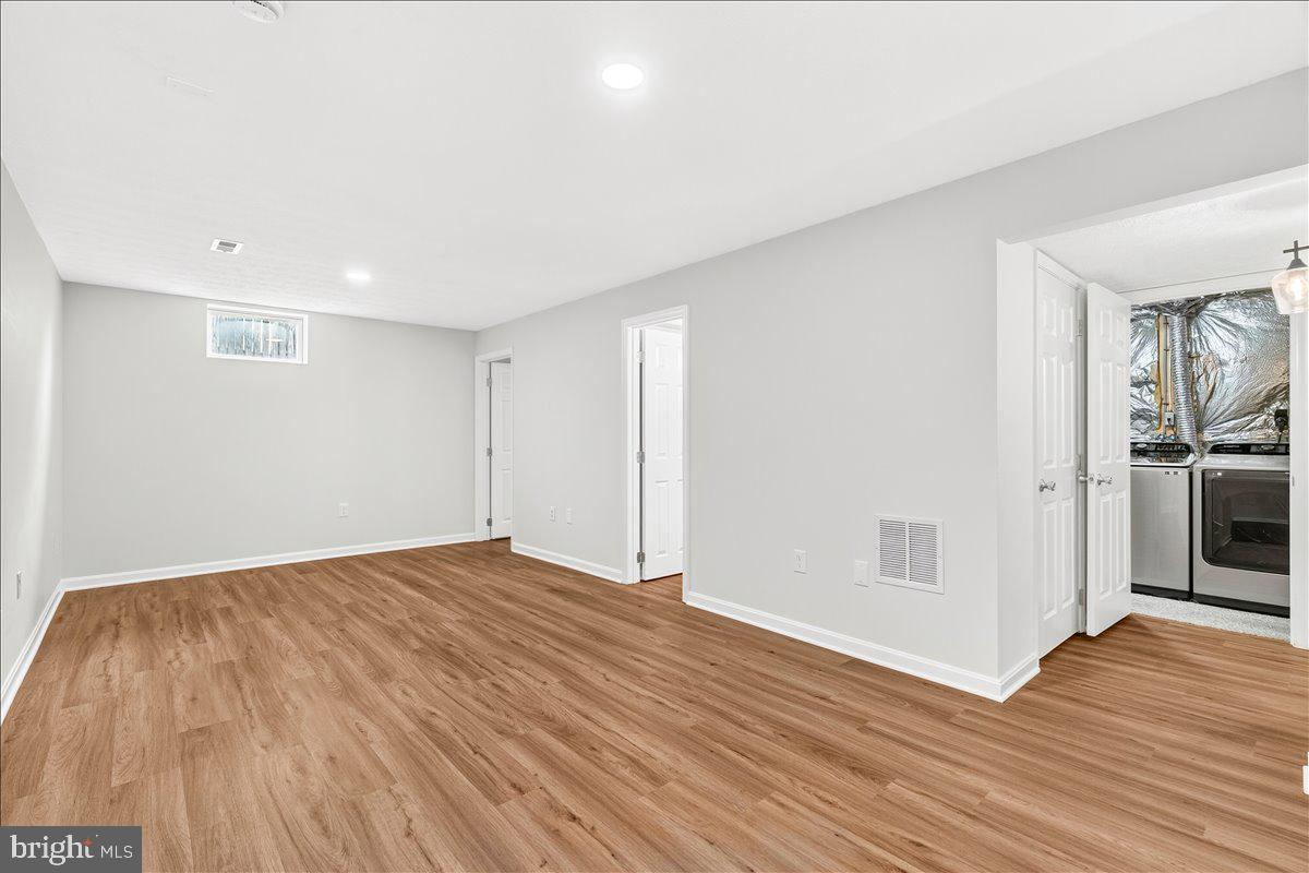 NEW MARKET WEST - Residential