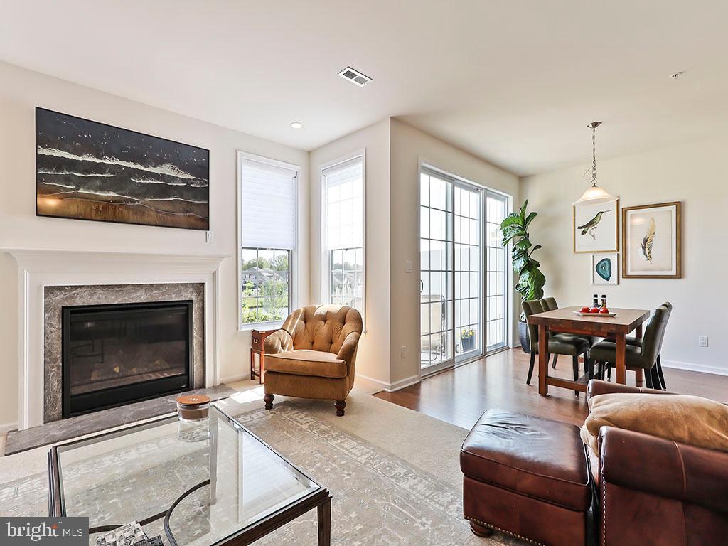 REGENCY AT HILLTOWN - Residential