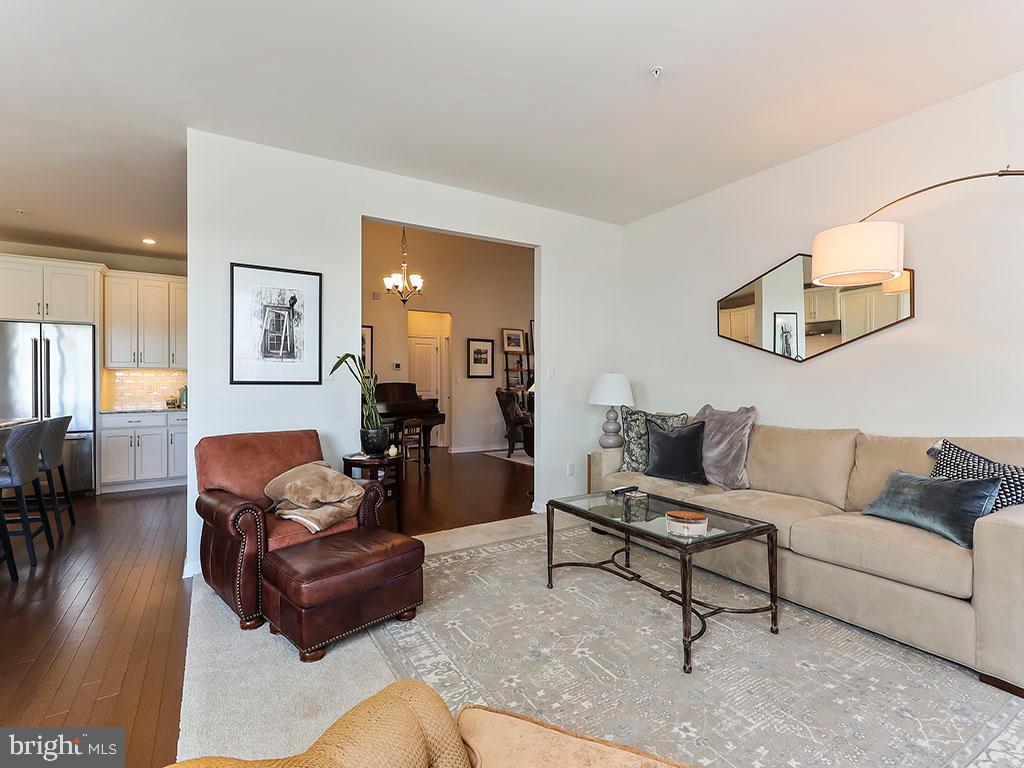 REGENCY AT HILLTOWN - Residential
