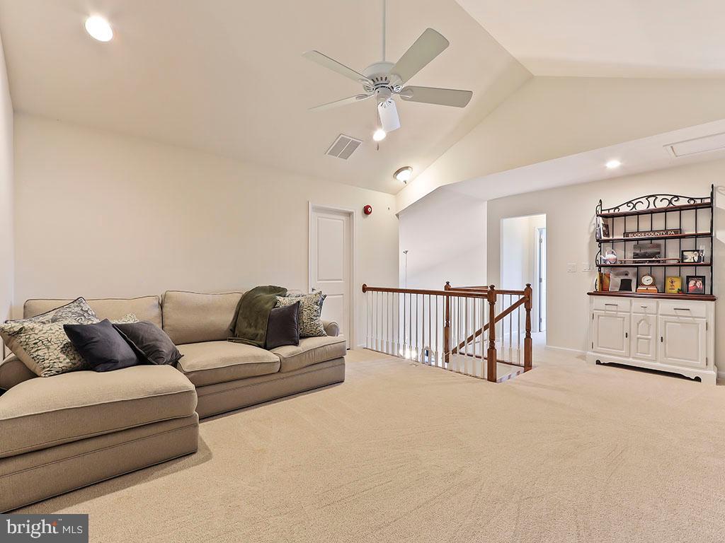 REGENCY AT HILLTOWN - Residential
