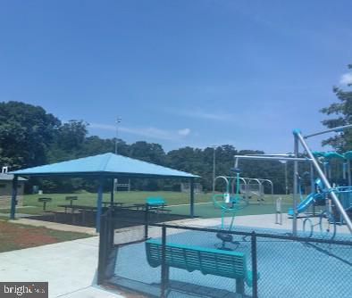 BARNABY MANOR OAKS - Residential