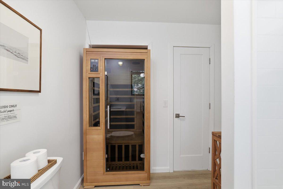 GREENWOOD ACRES - Residential