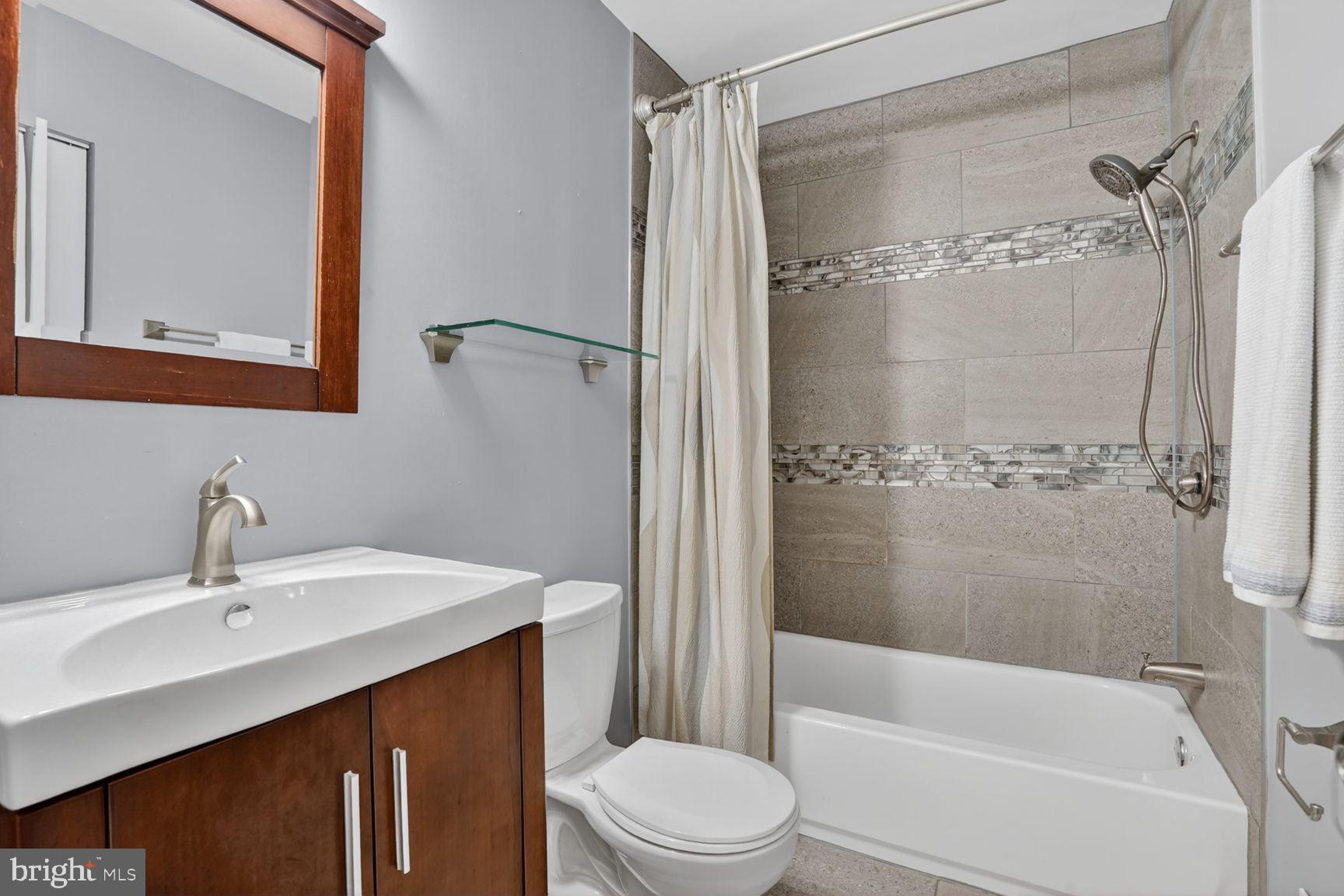 GLEN COVE - Residential