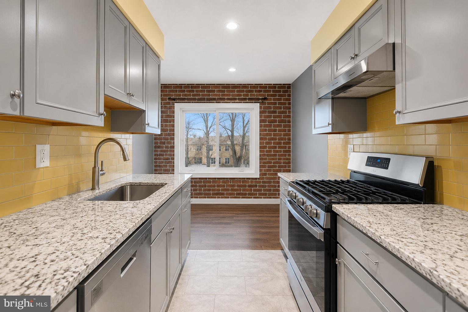 RUNNING BROOK - Residential