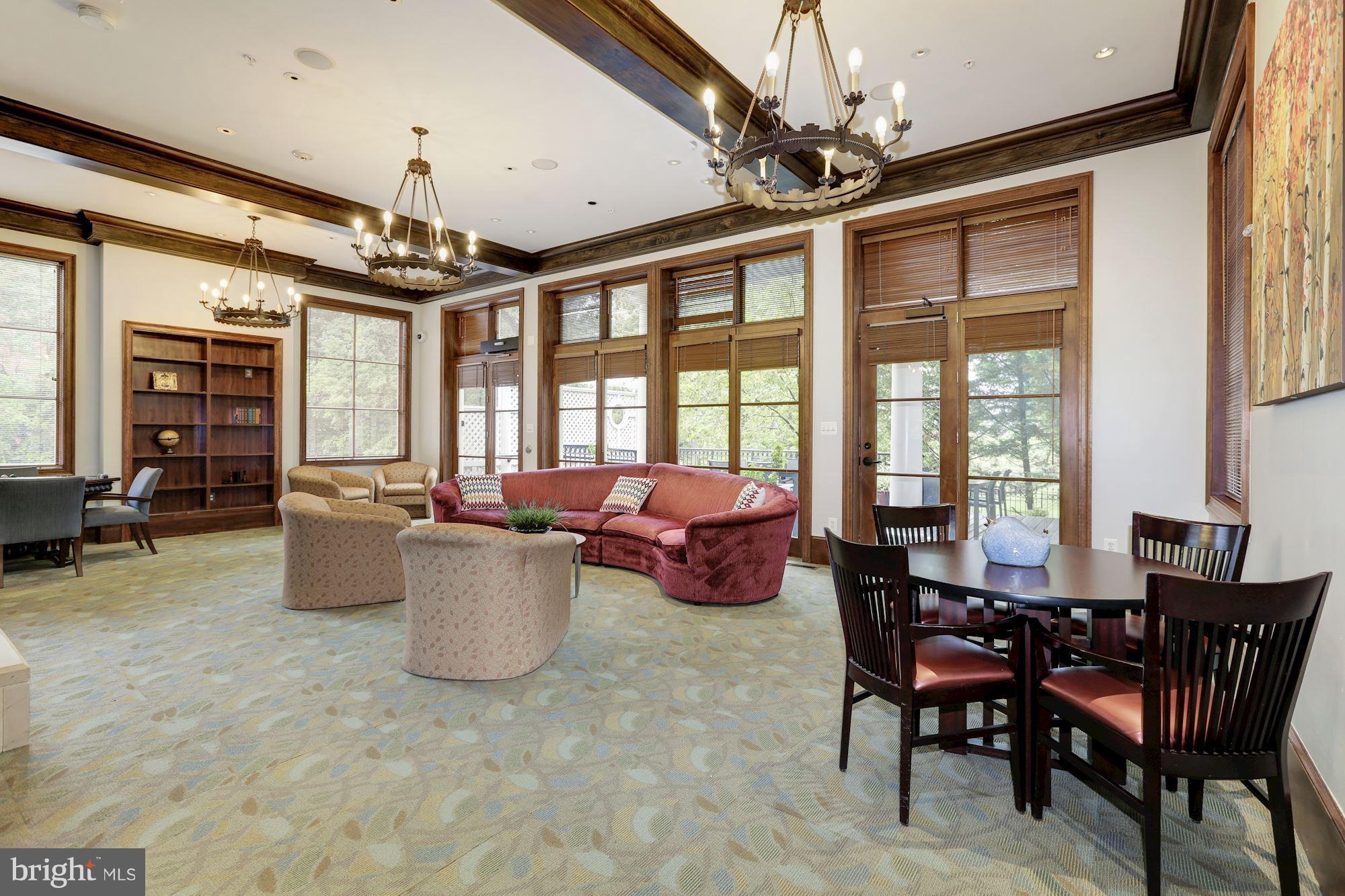 NORTHWEST PARK - Commercial Sale