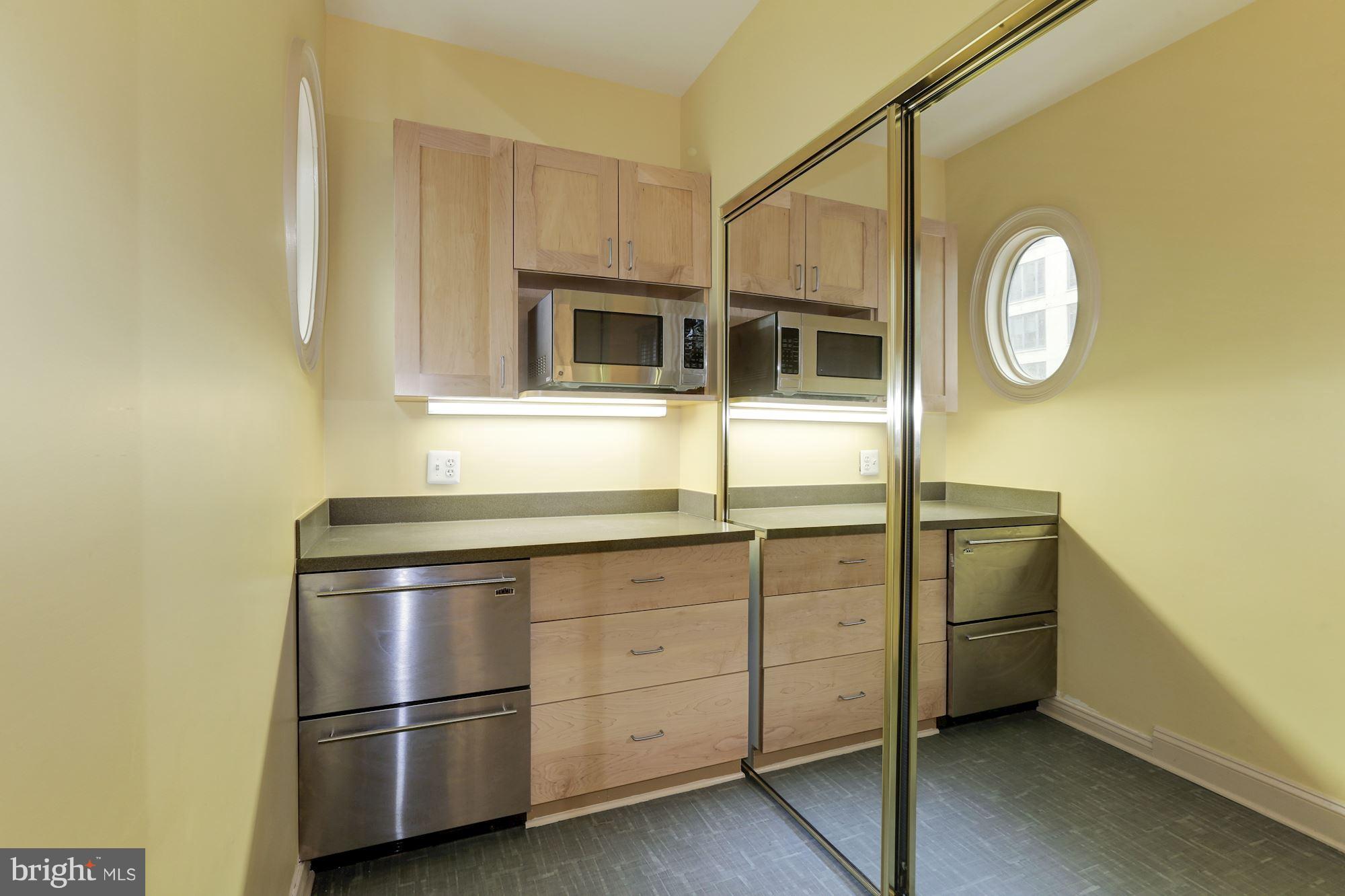 NORTHWEST PARK - Commercial Sale