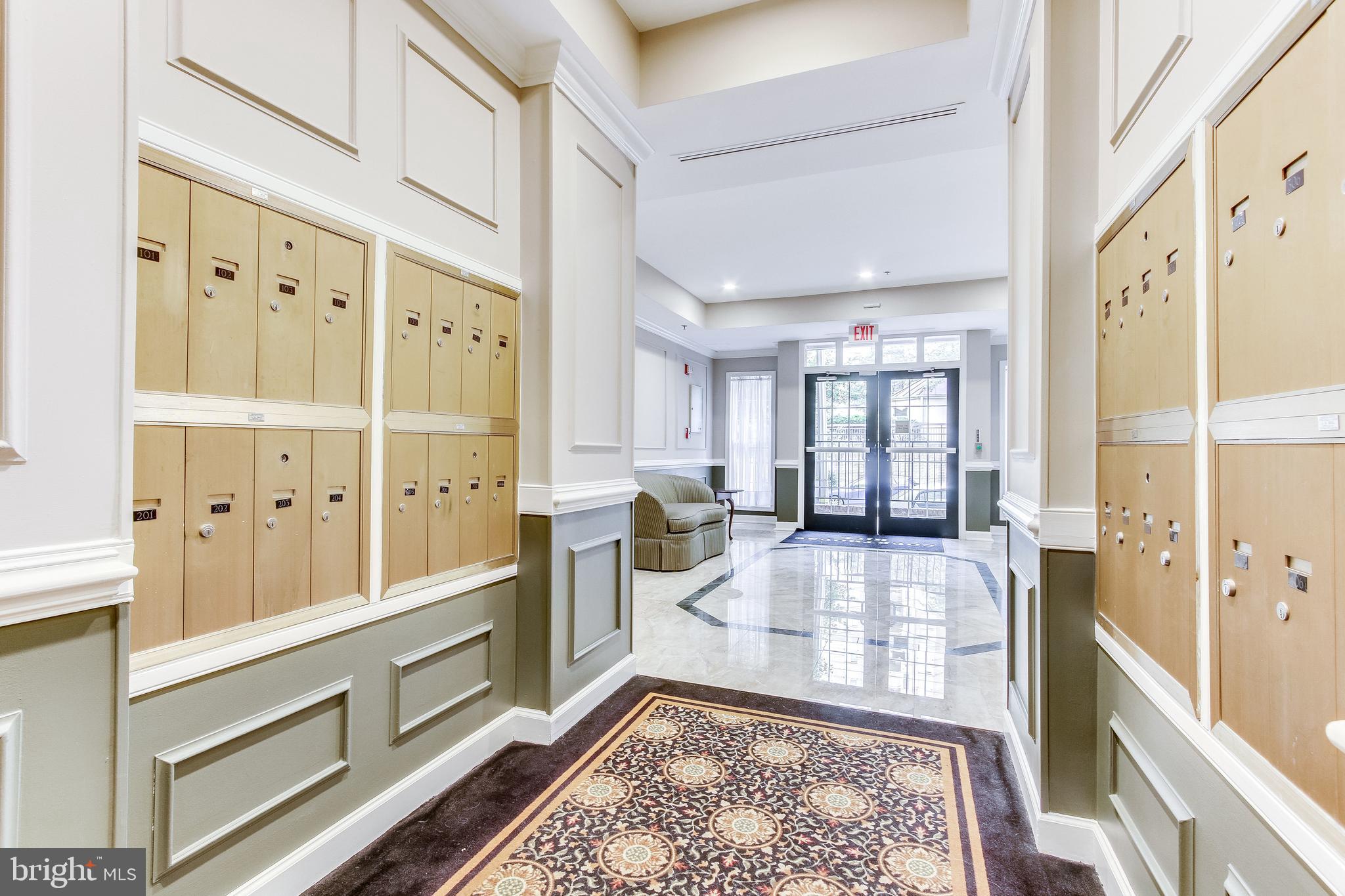 COURTHOUSE HILL - Residential Lease