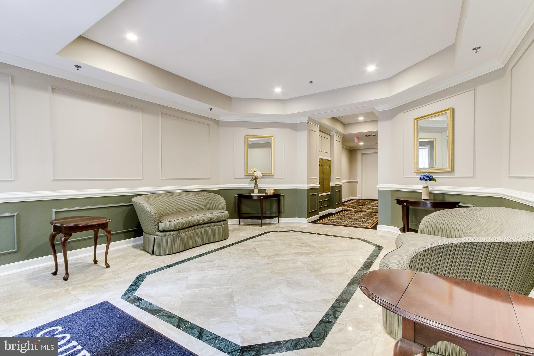 COURTHOUSE HILL - Residential Lease