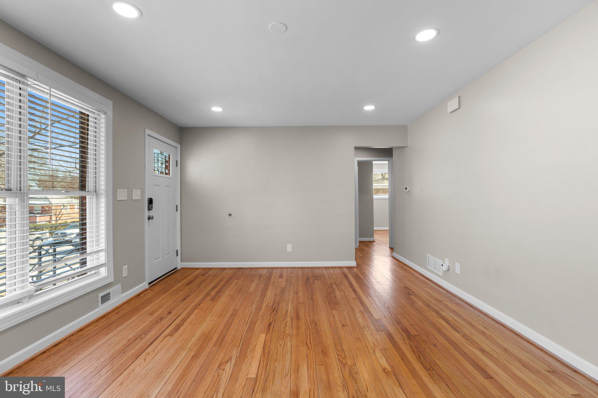 CONNECTICUT AVENUE ESTATES - Residential Lease