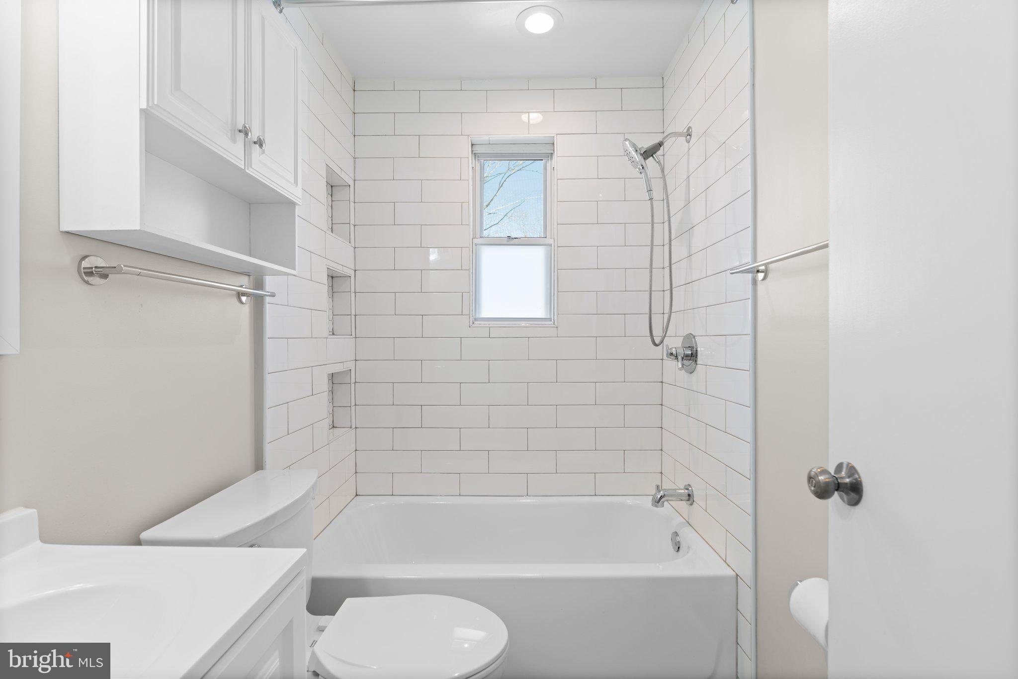 CONNECTICUT AVENUE ESTATES - Residential Lease
