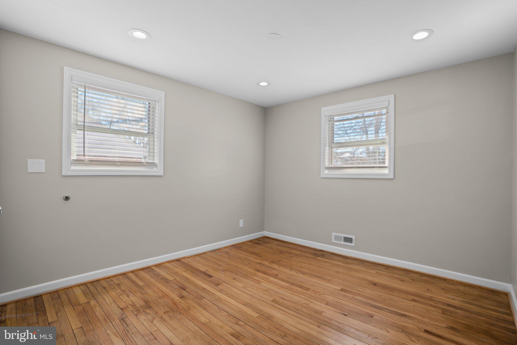 CONNECTICUT AVENUE ESTATES - Residential Lease