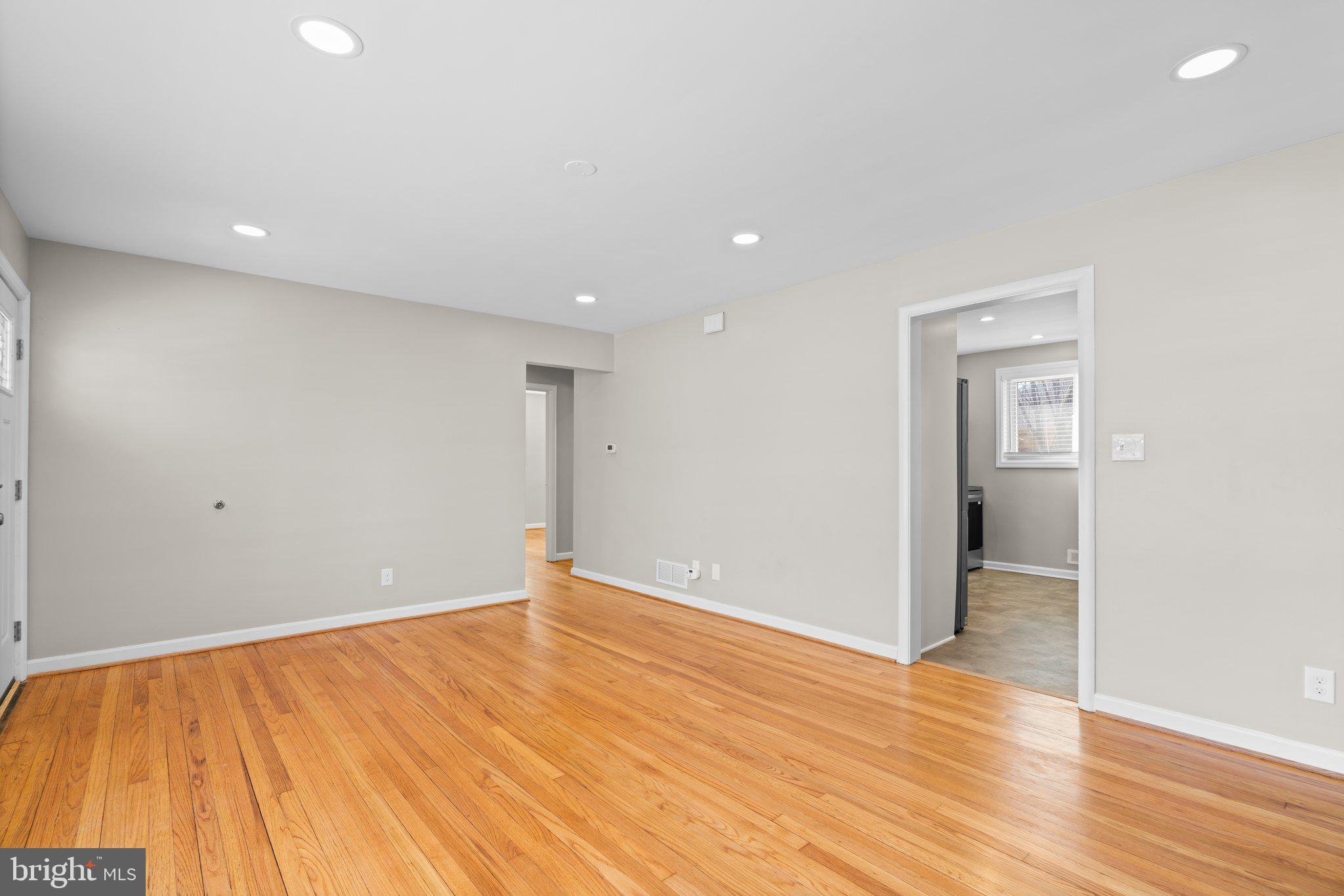 CONNECTICUT AVENUE ESTATES - Residential Lease