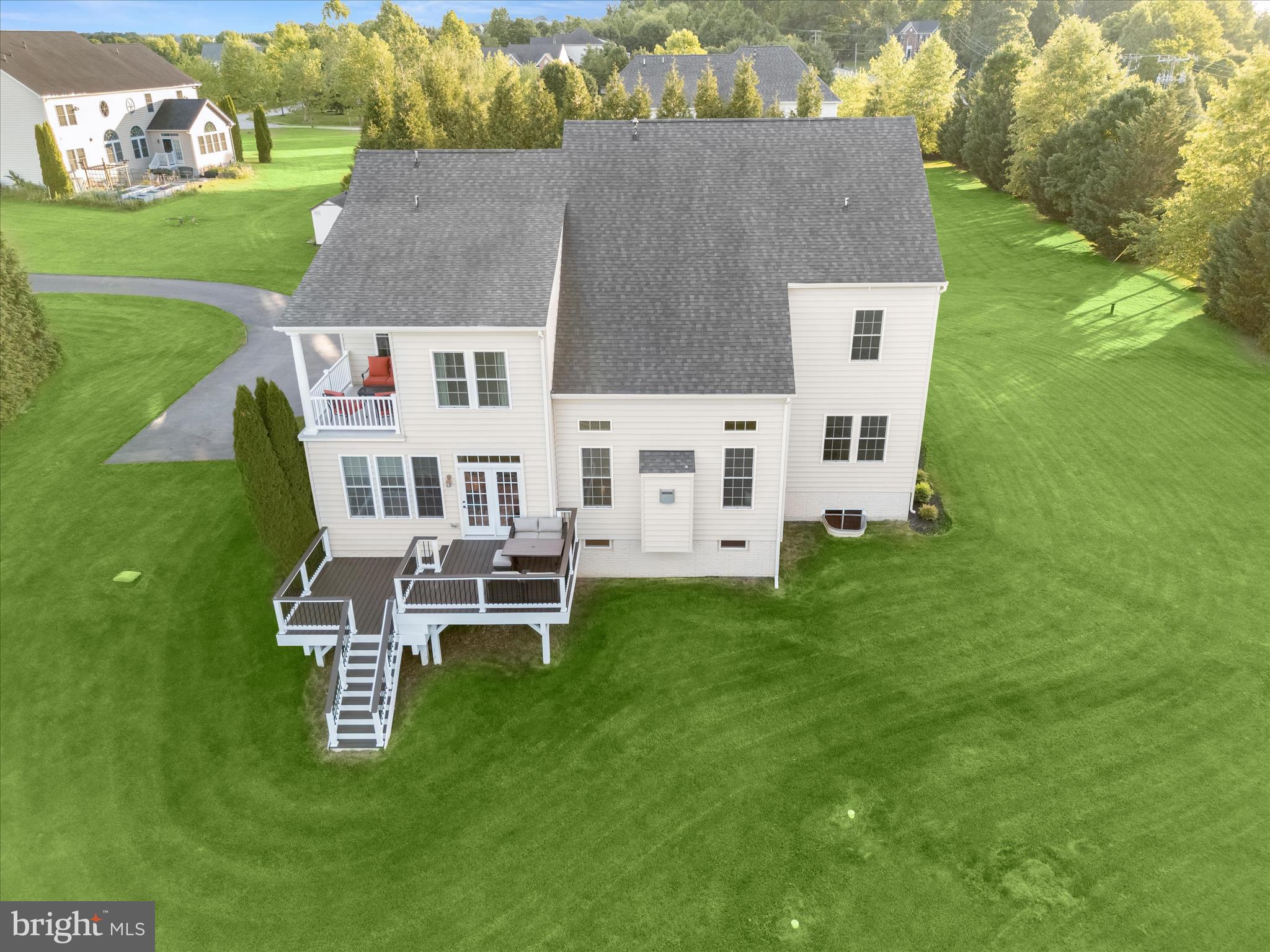 THE WARFIELDS II - Residential