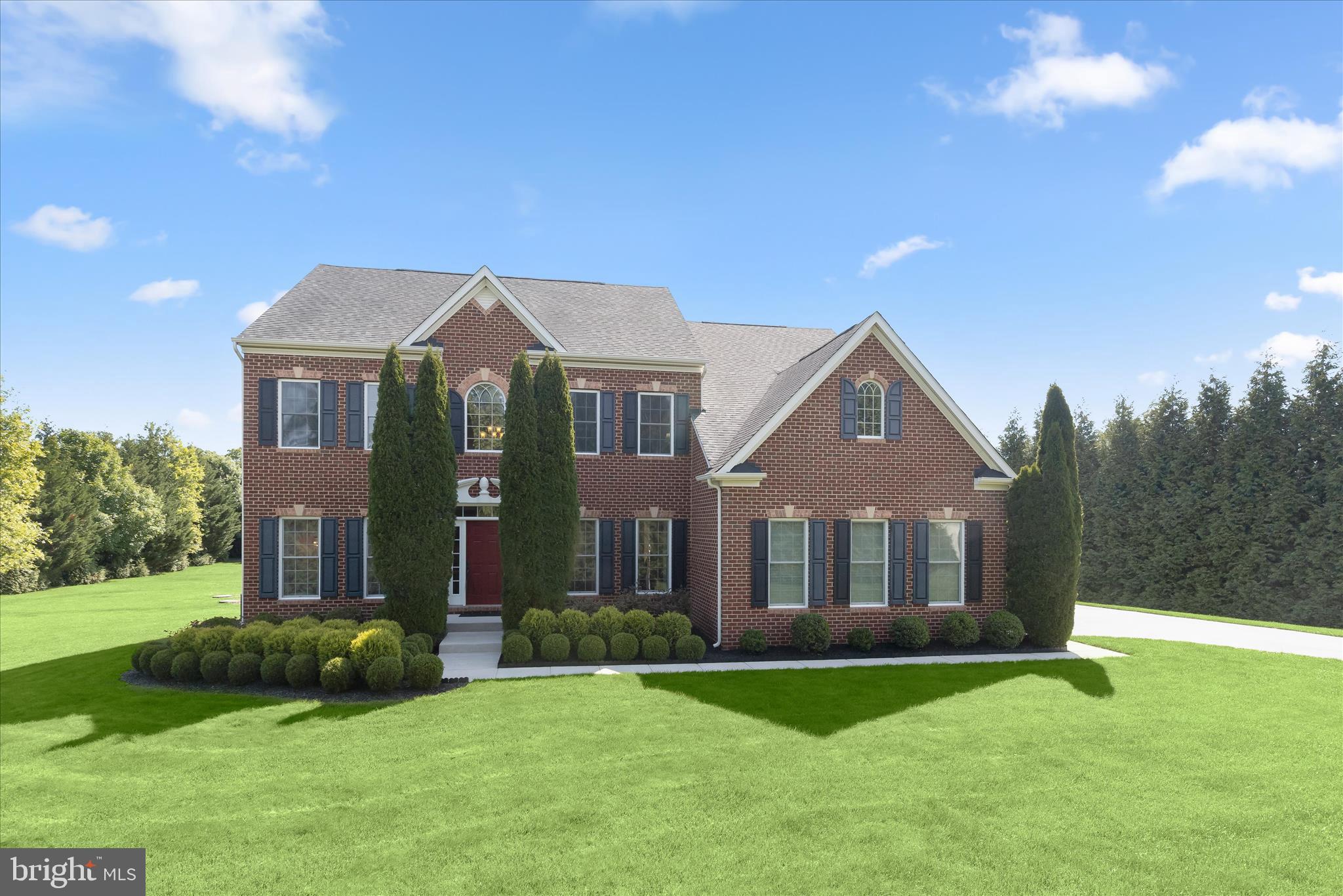 THE WARFIELDS II - Residential