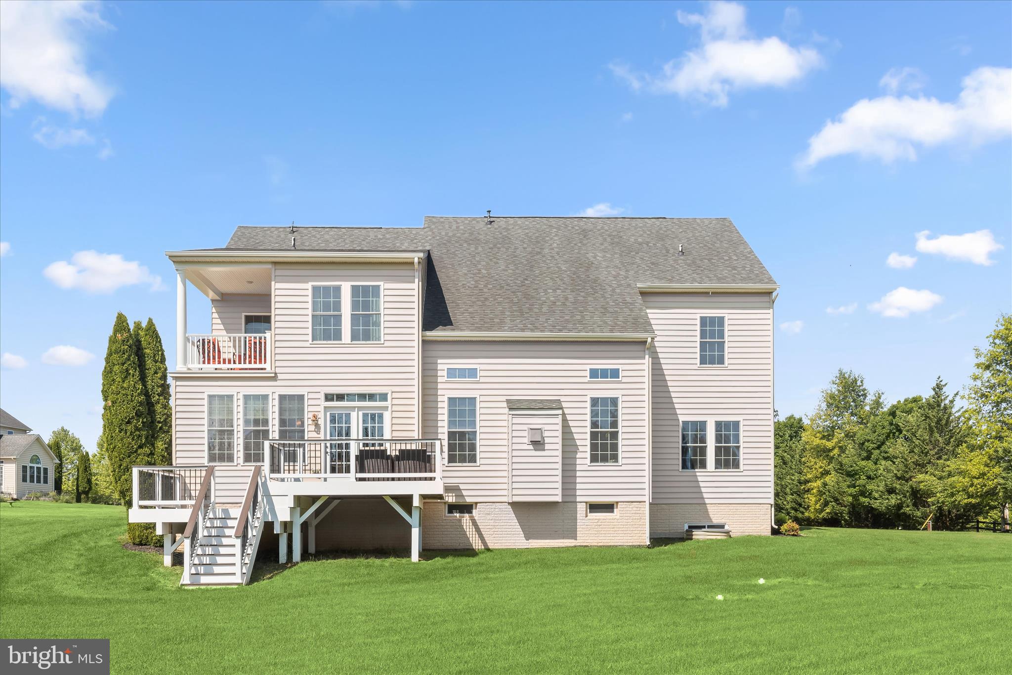 THE WARFIELDS II - Residential