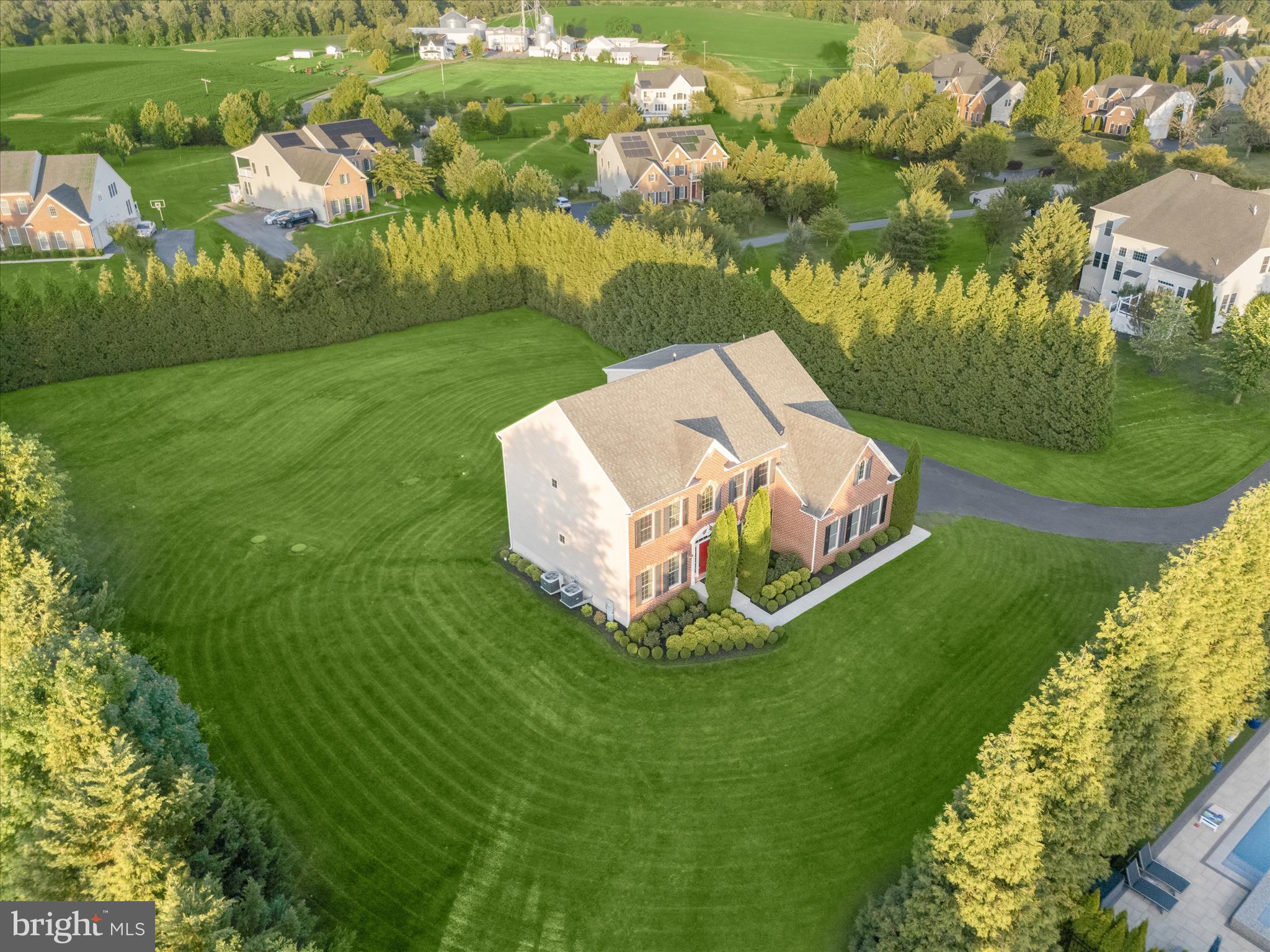 THE WARFIELDS II - Residential