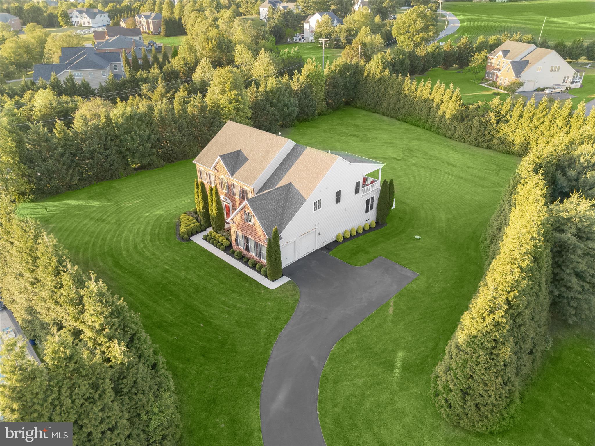 THE WARFIELDS II - Residential
