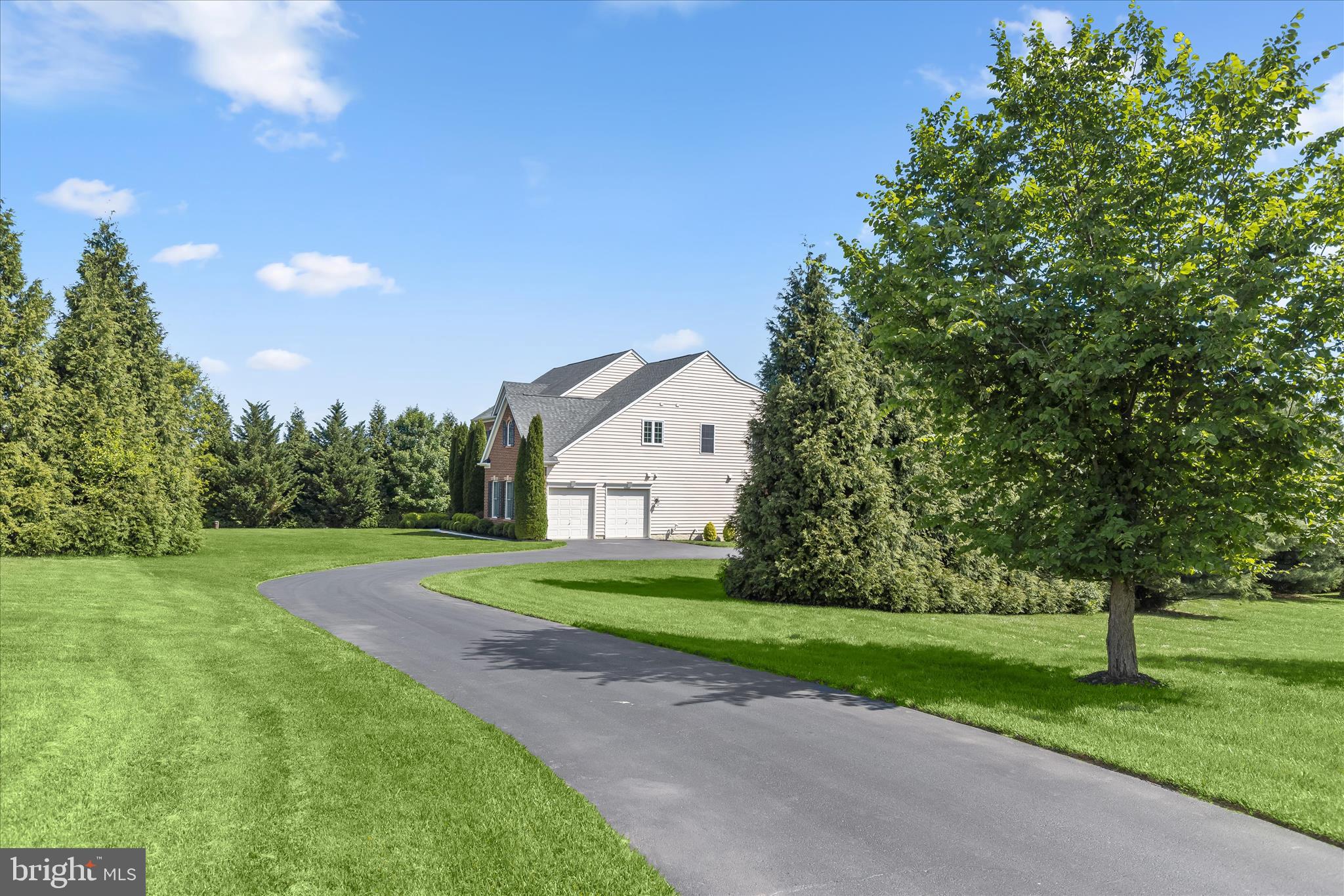 THE WARFIELDS II - Residential