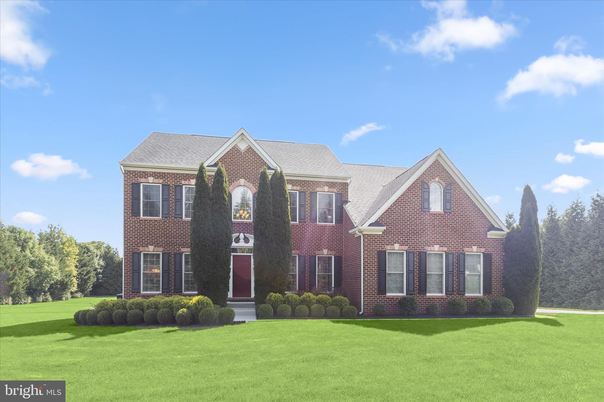 THE WARFIELDS II - Residential