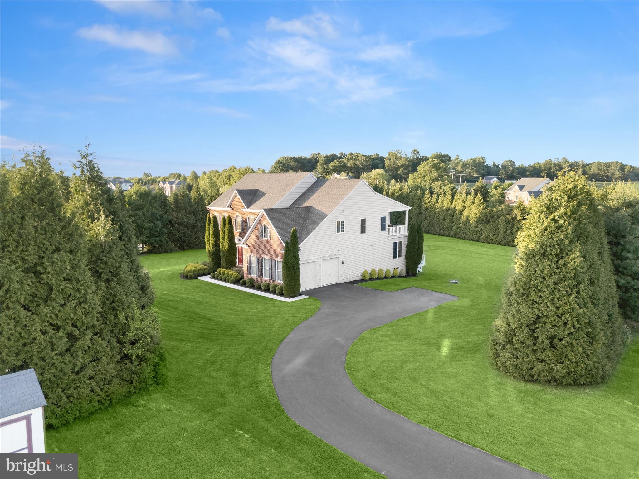 THE WARFIELDS II - Residential