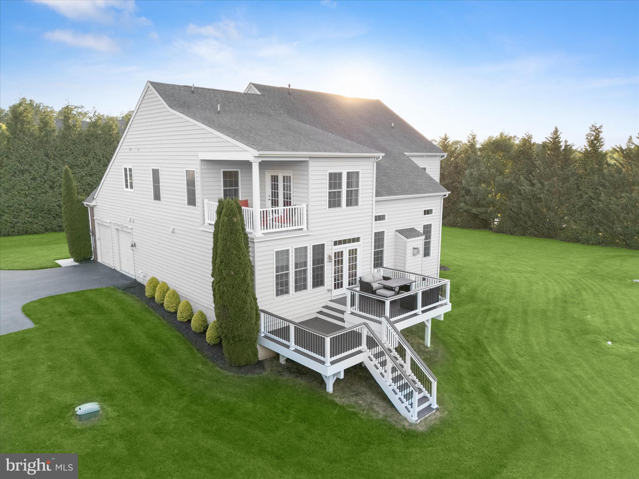 THE WARFIELDS II - Residential