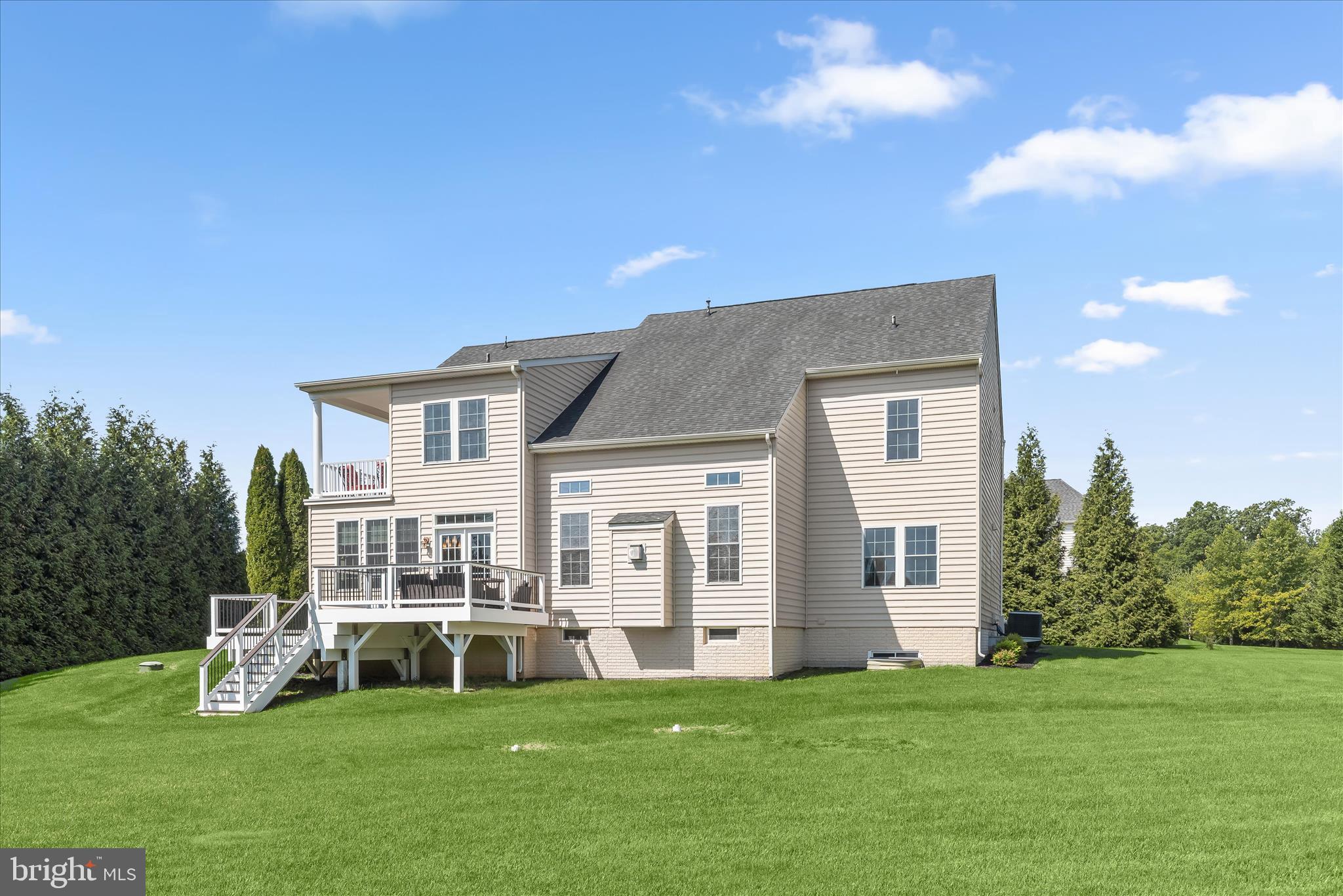 THE WARFIELDS II - Residential