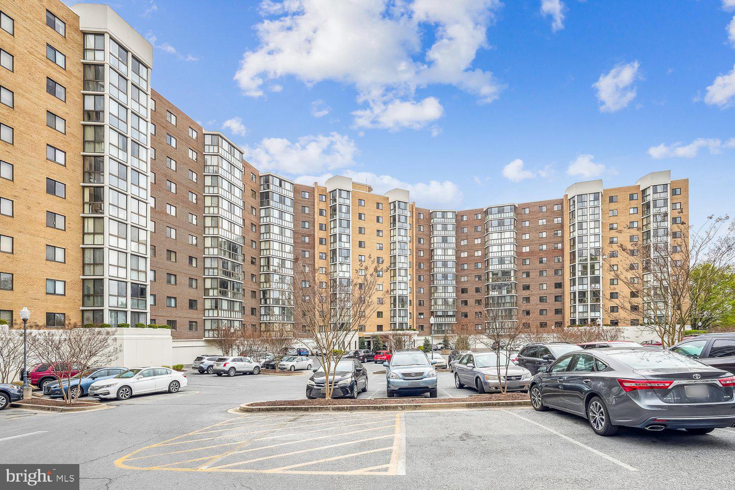 GREENS AT LEISURE WORLD - Residential