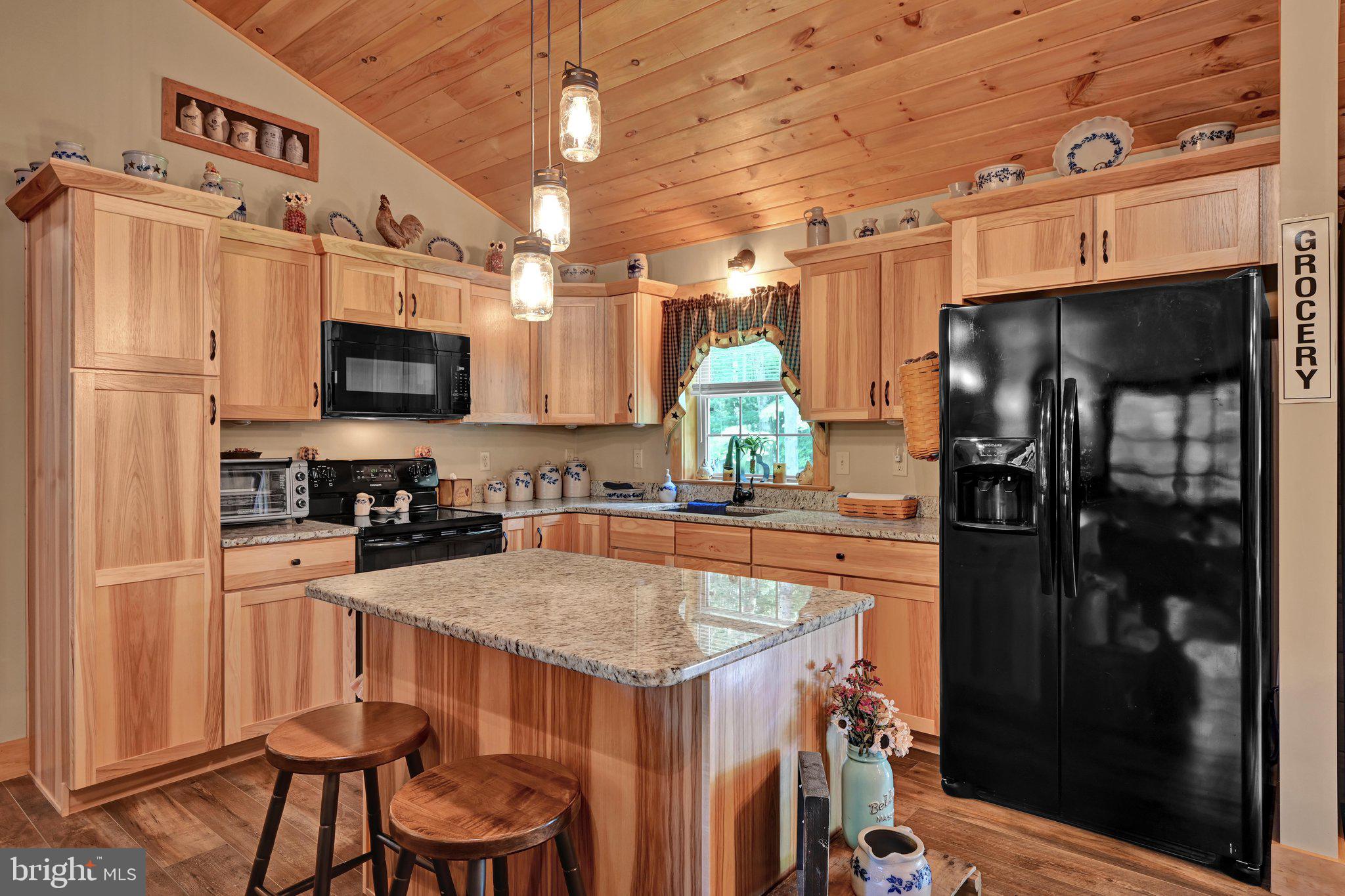 LAKE WYNONAH - Residential