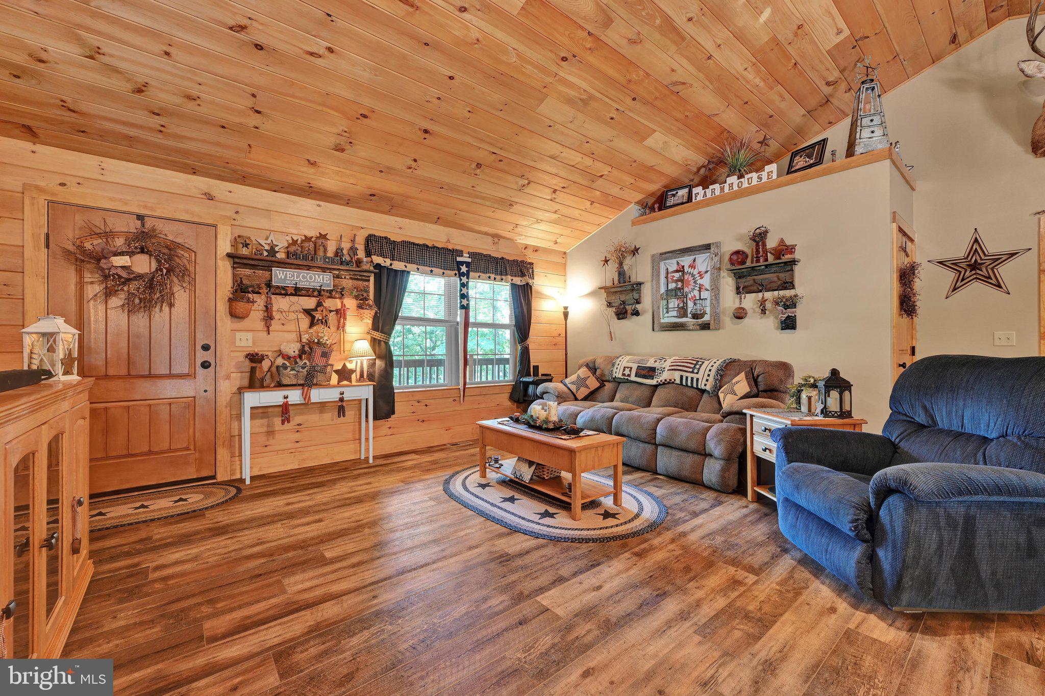 LAKE WYNONAH - Residential