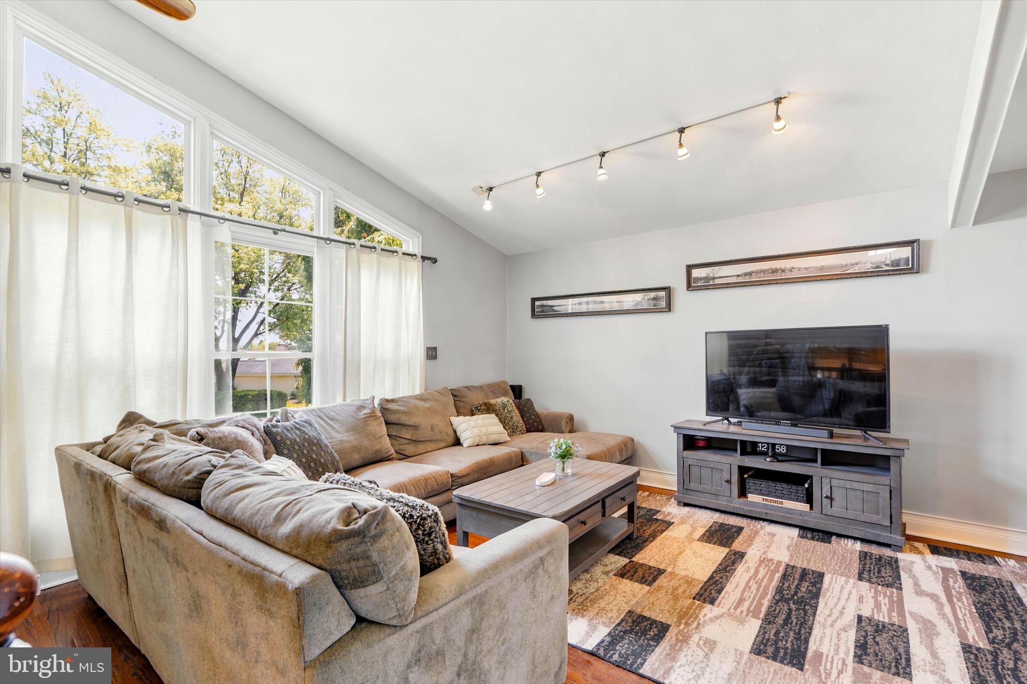 PLYMOUTH HILLS - Residential