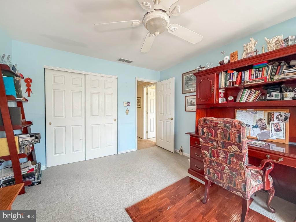 WILSHIRE HUNT - Residential