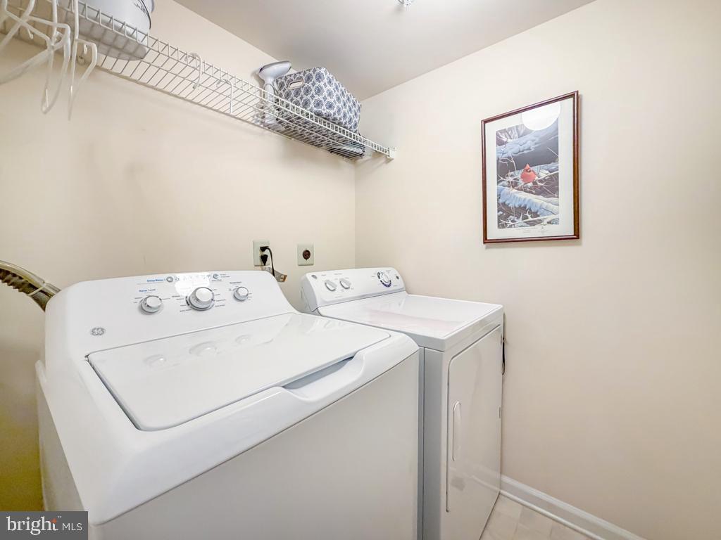 WILSHIRE HUNT - Residential
