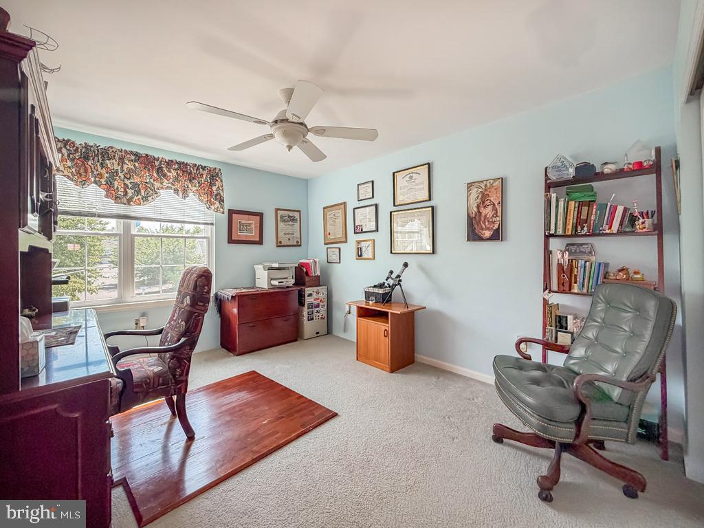 WILSHIRE HUNT - Residential