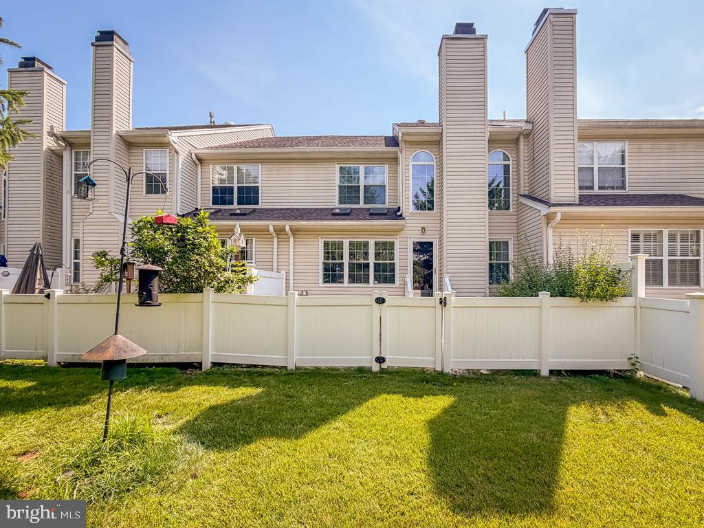 WILSHIRE HUNT - Residential