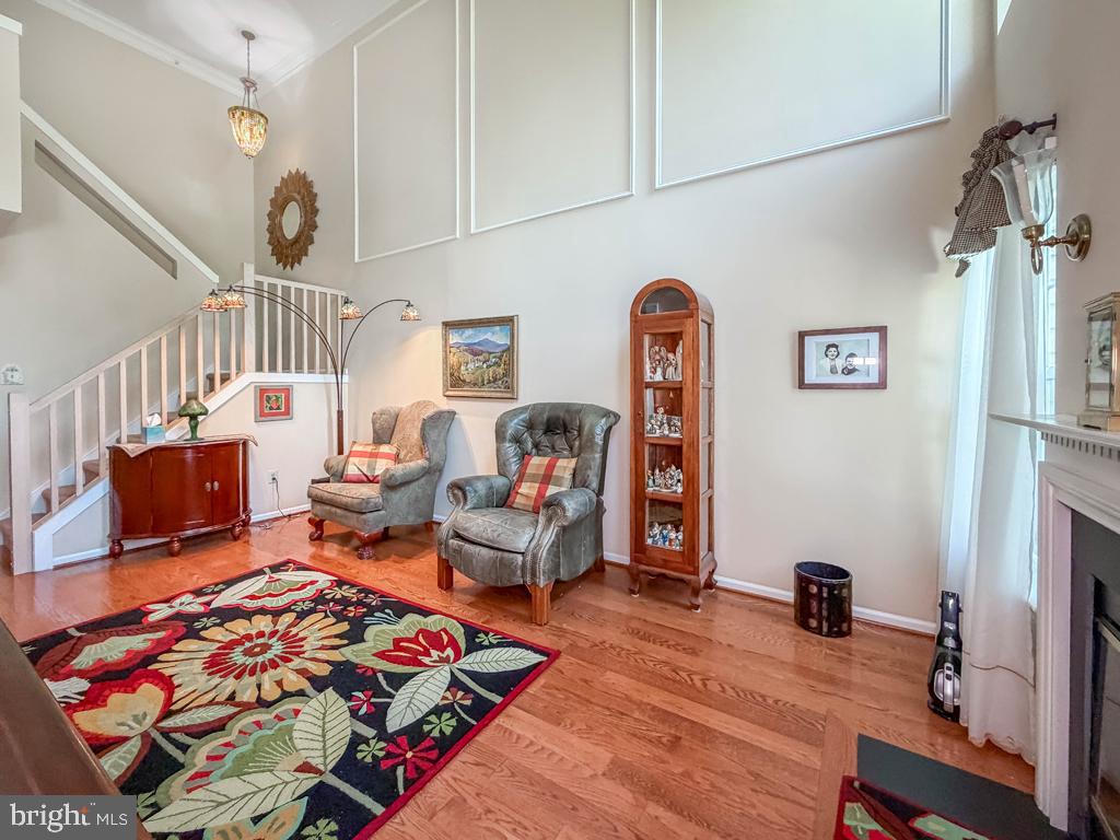 WILSHIRE HUNT - Residential