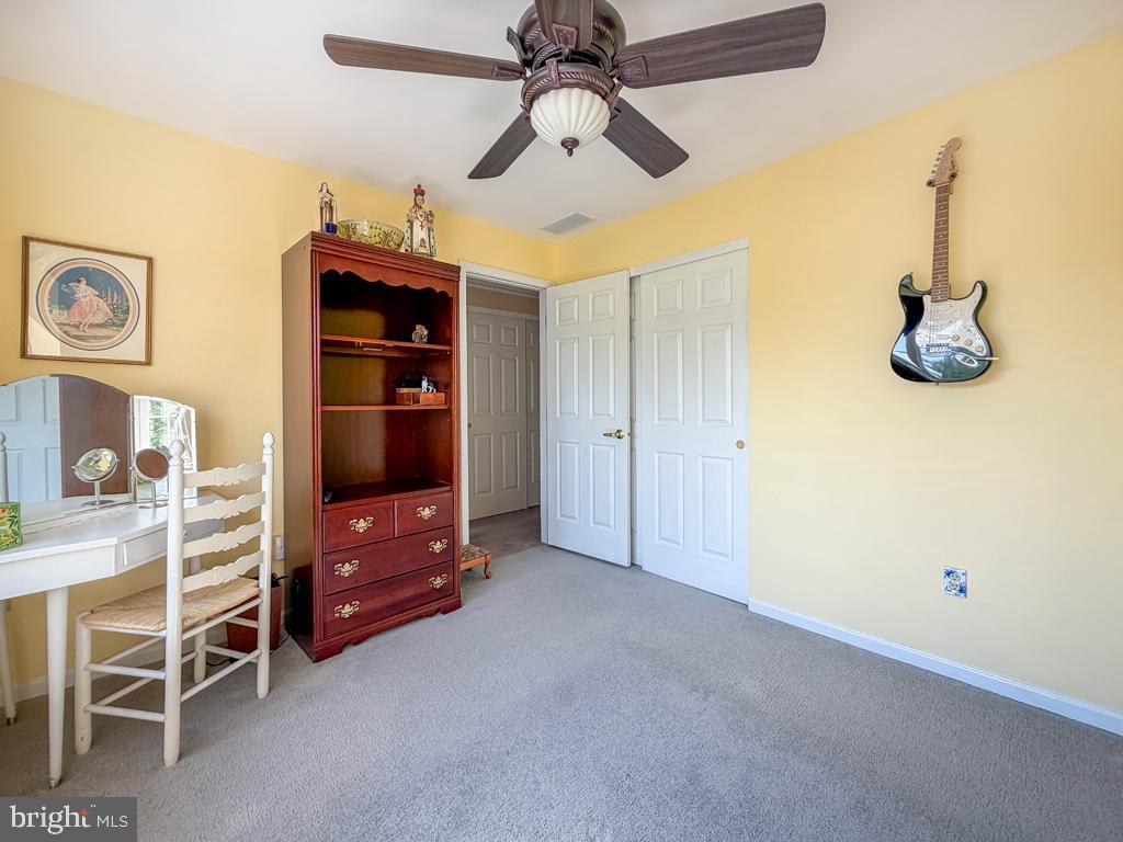 WILSHIRE HUNT - Residential