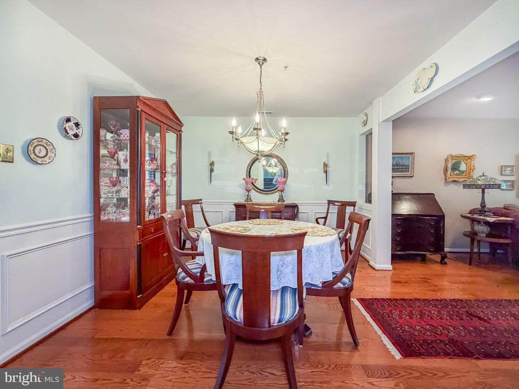 WILSHIRE HUNT - Residential