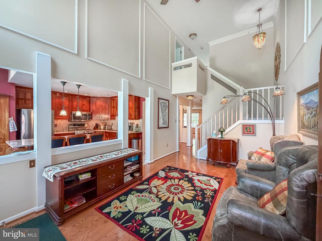 WILSHIRE HUNT - Residential