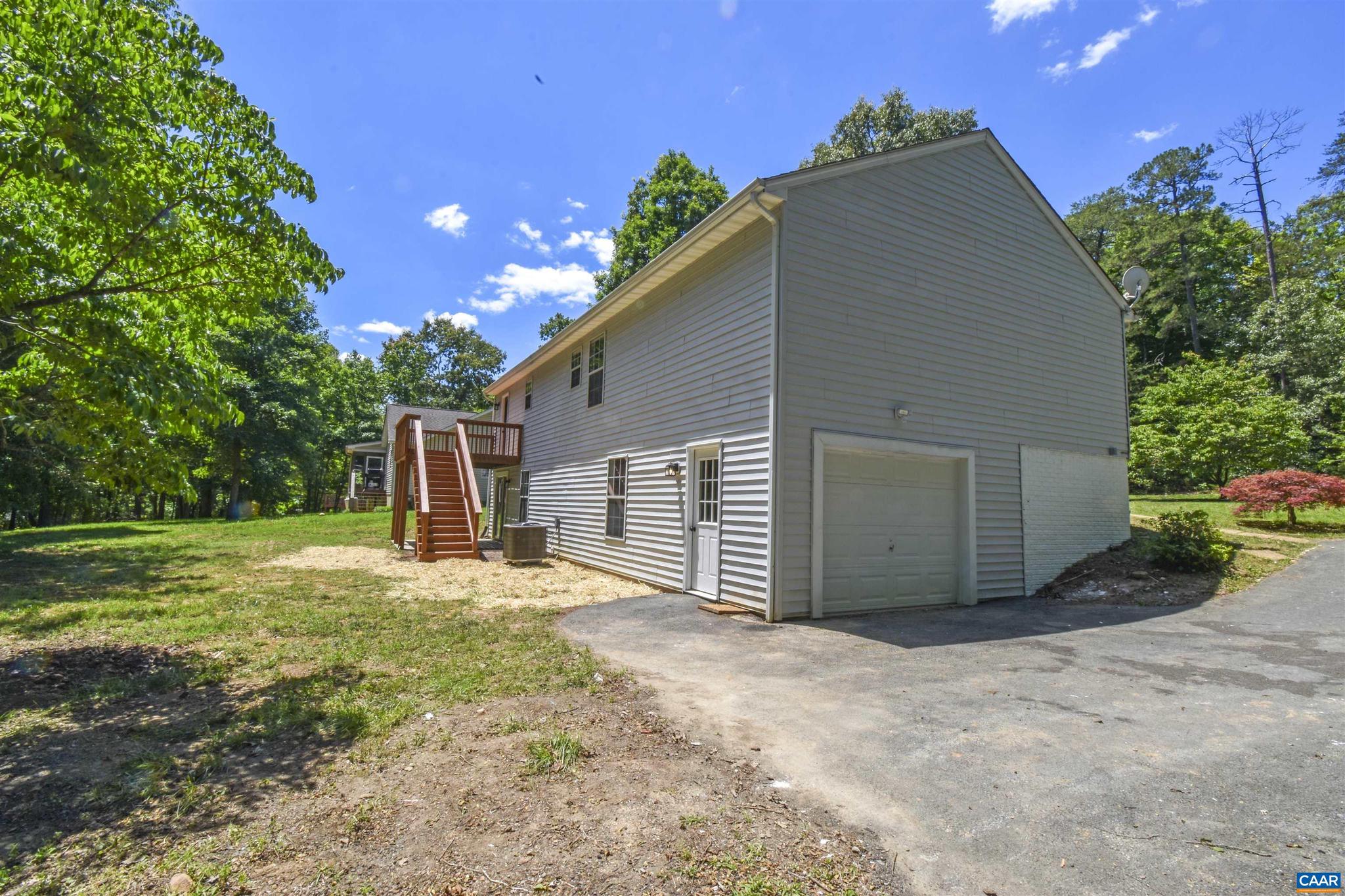 LAKE MONTICELLO - Residential