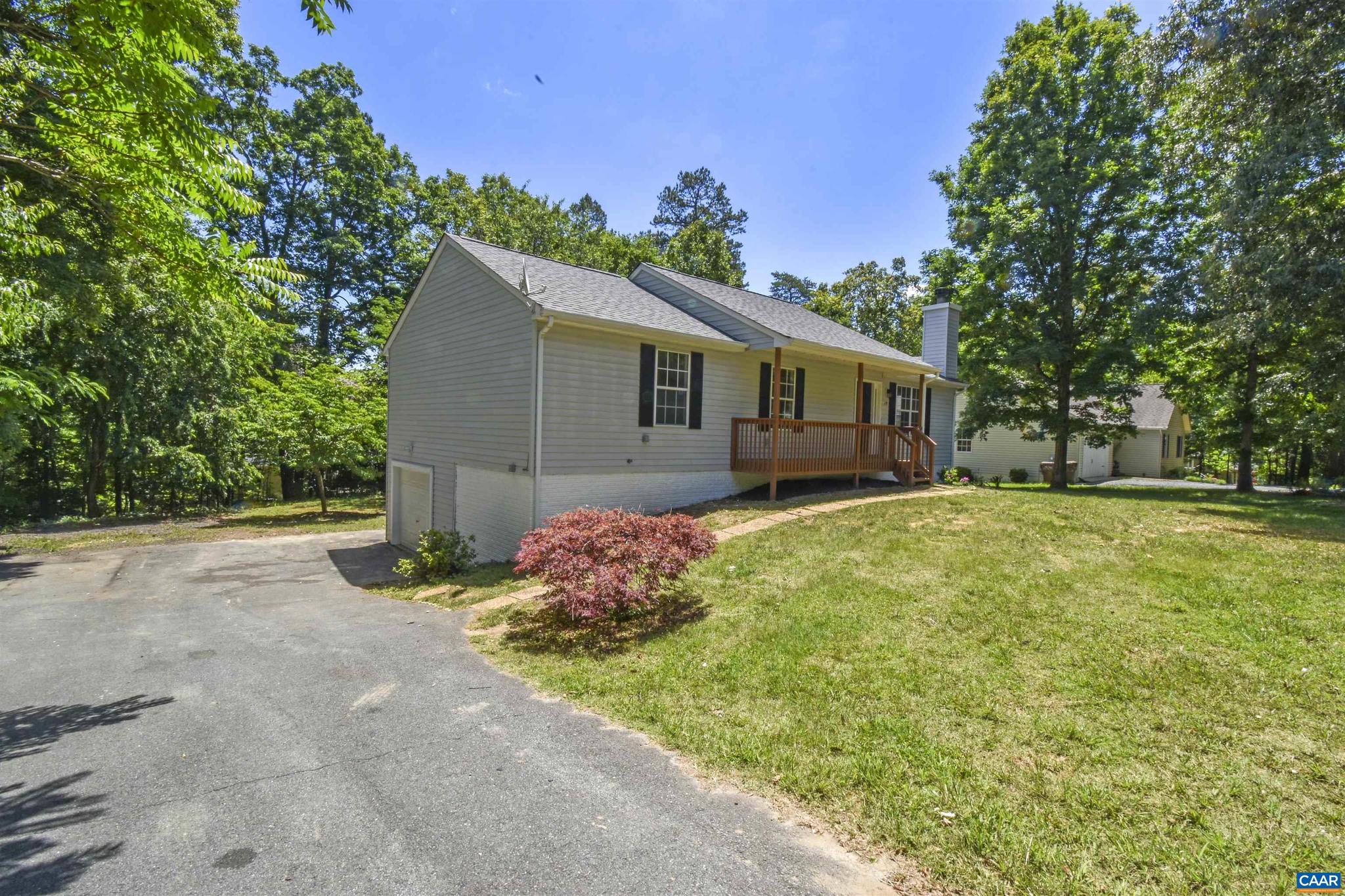 LAKE MONTICELLO - Residential