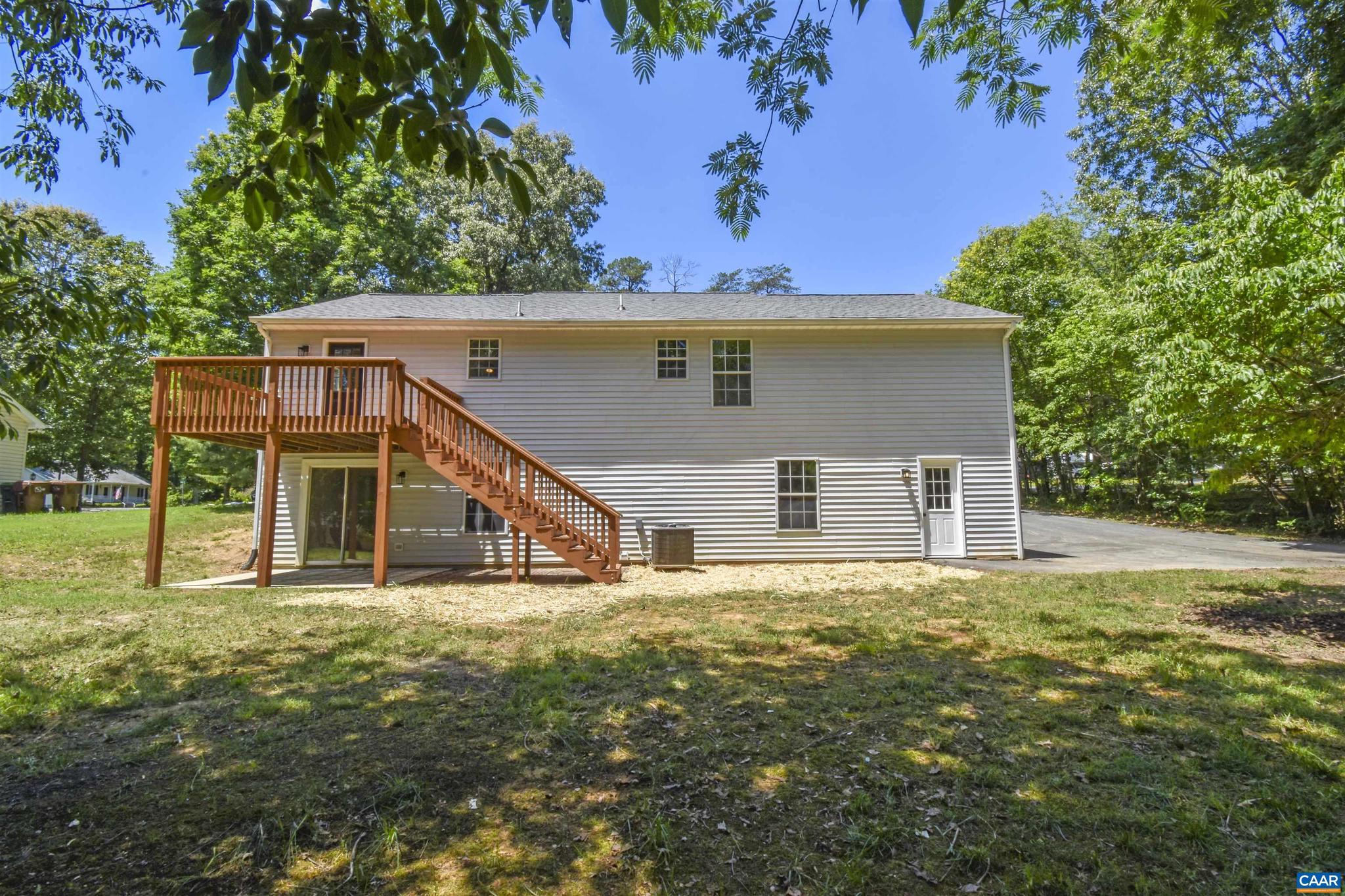 LAKE MONTICELLO - Residential
