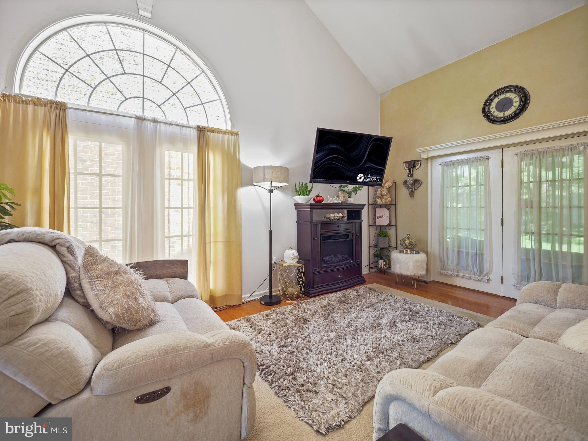 KINGS CREST - Residential