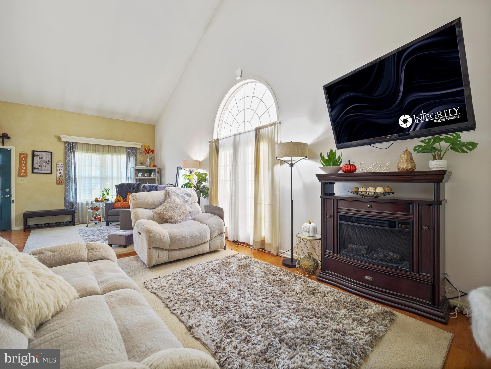 KINGS CREST - Residential