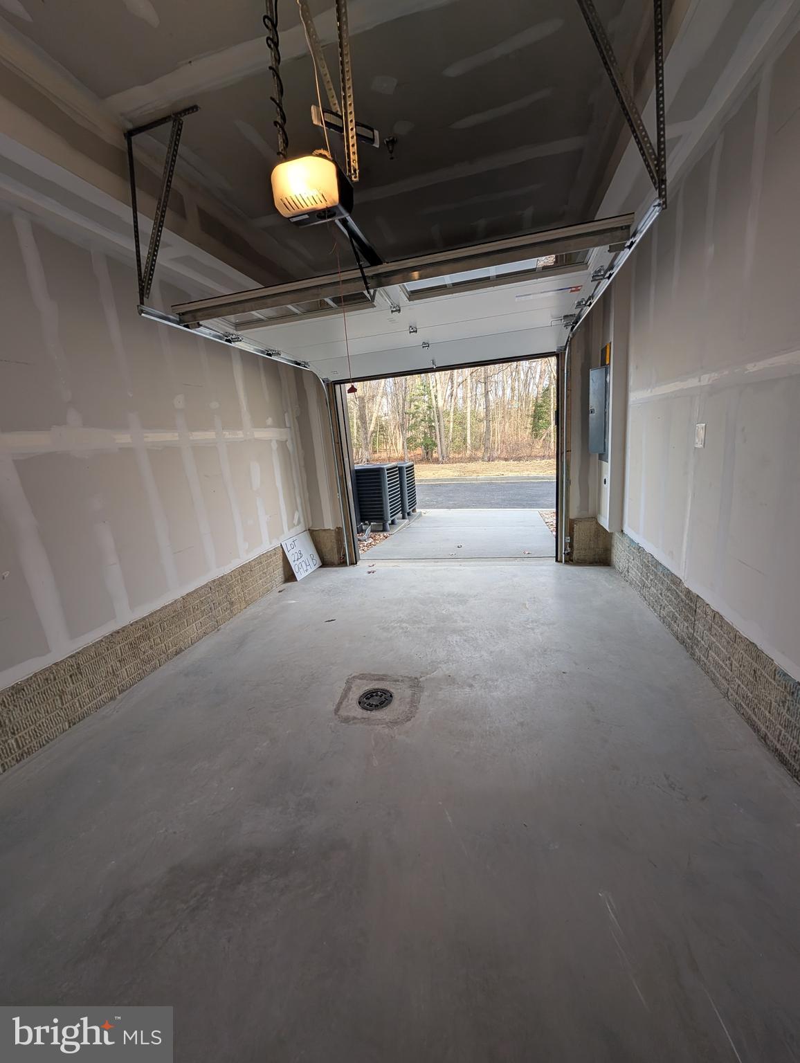 PADDOCK POINTE - Residential Lease