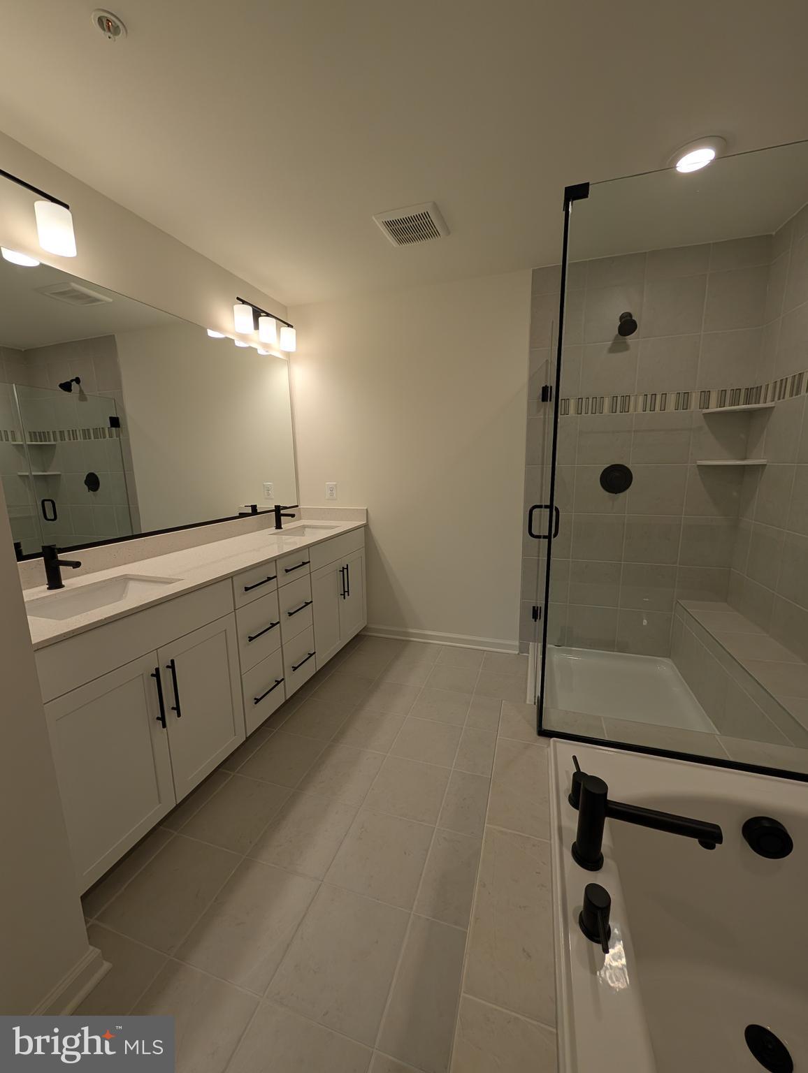 PADDOCK POINTE - Residential Lease