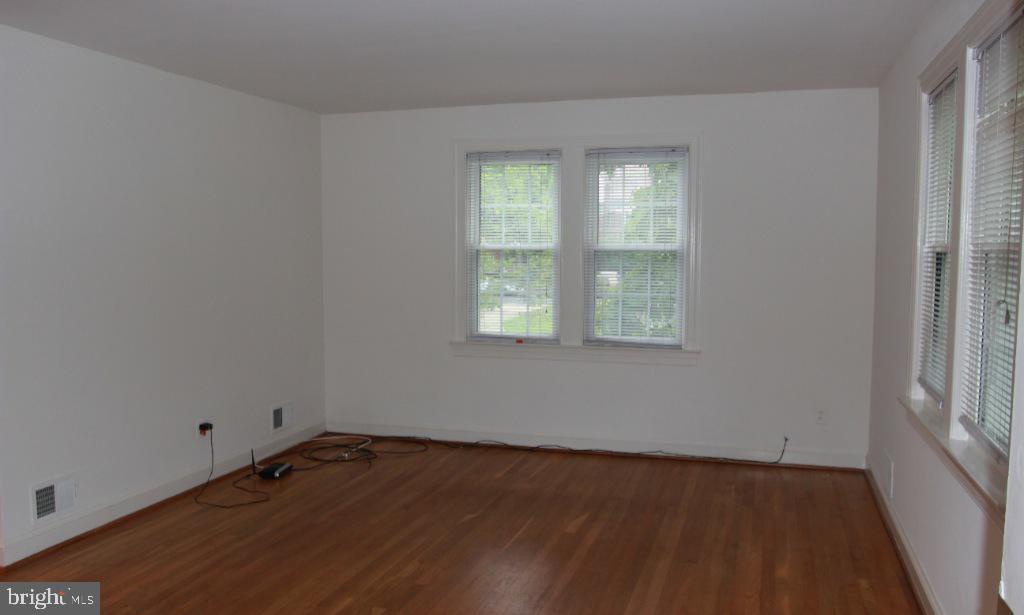 LYON PARK - Residential Lease