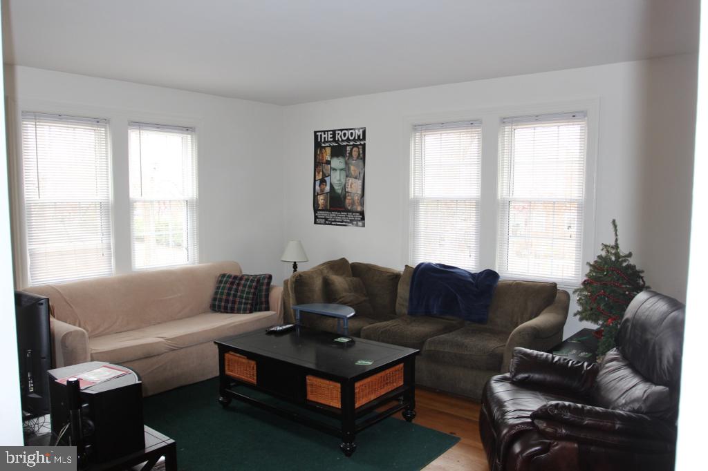 LYON PARK - Residential Lease